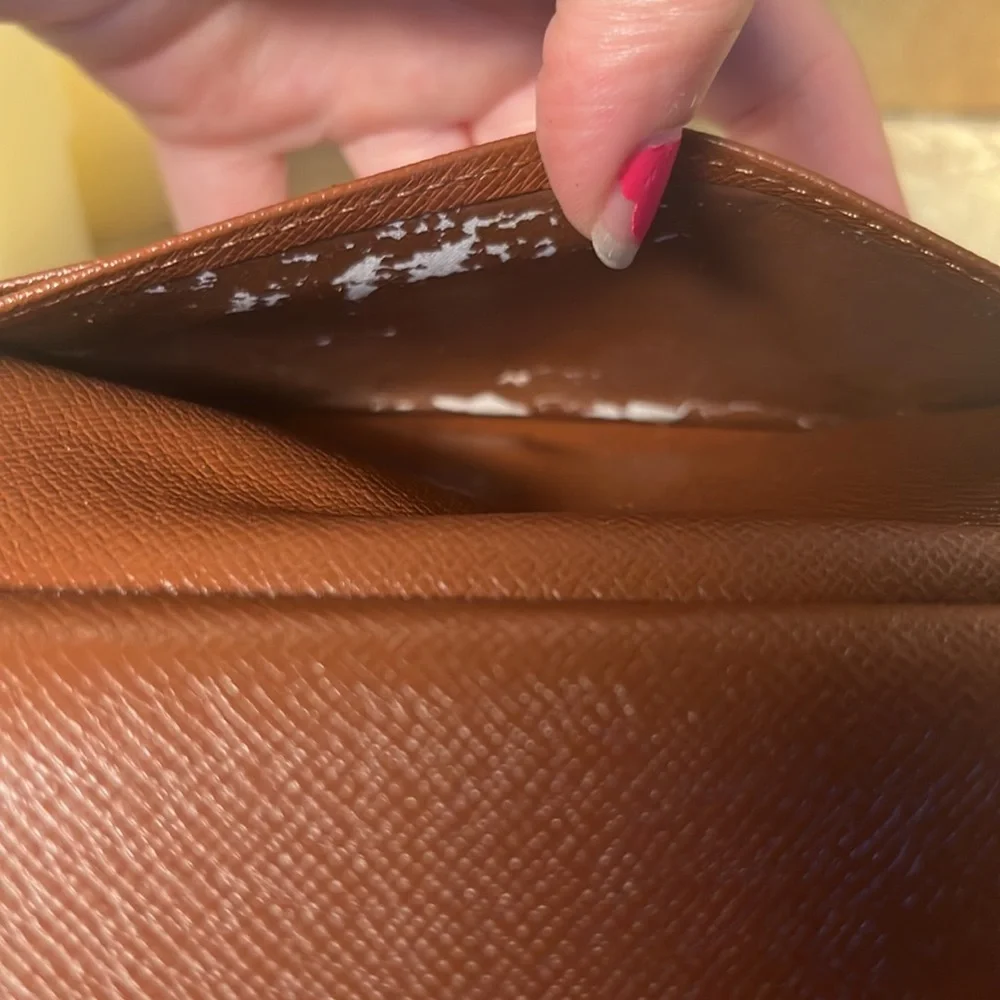 ♥️ HOST PICK♥️ Louis Vuitton Vintage Monogram Viennois KissLock Wallet - Picture 8 of 13